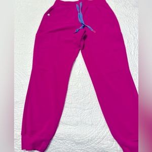 Figs Women’s Clara Petite Jogger Scrub Pants